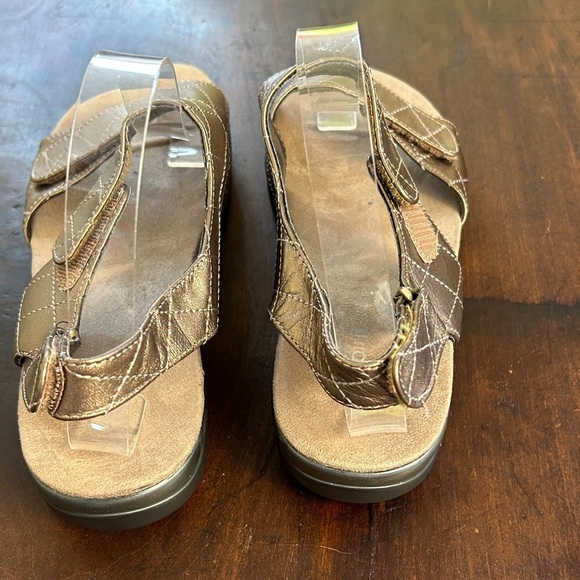 Easy Spirit Women's Adjustable Bronze Sandals Sz 9M - Picture 7 of 12